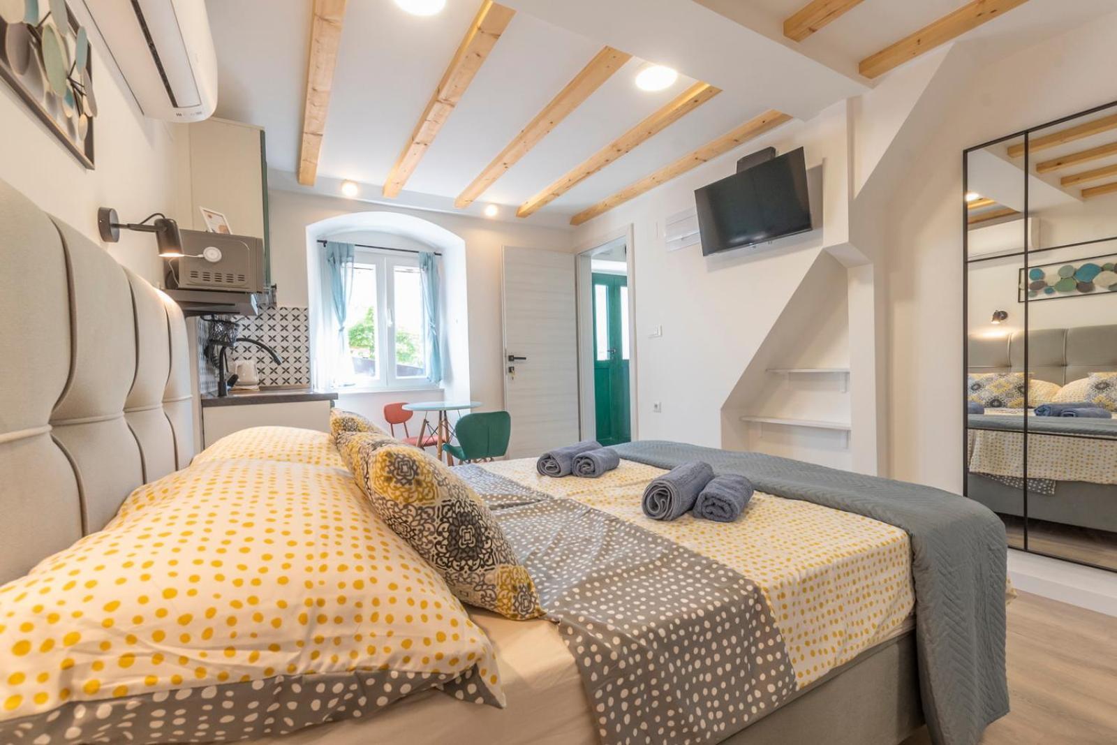Old Town & Ela Place Guest house 3*