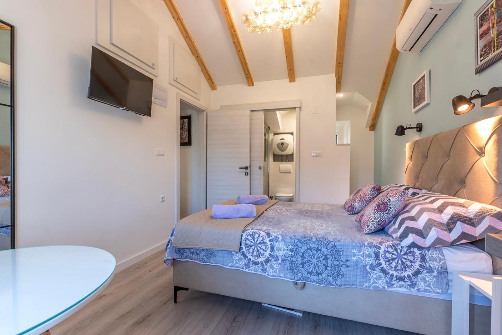 Old Town & Ela Place 3*