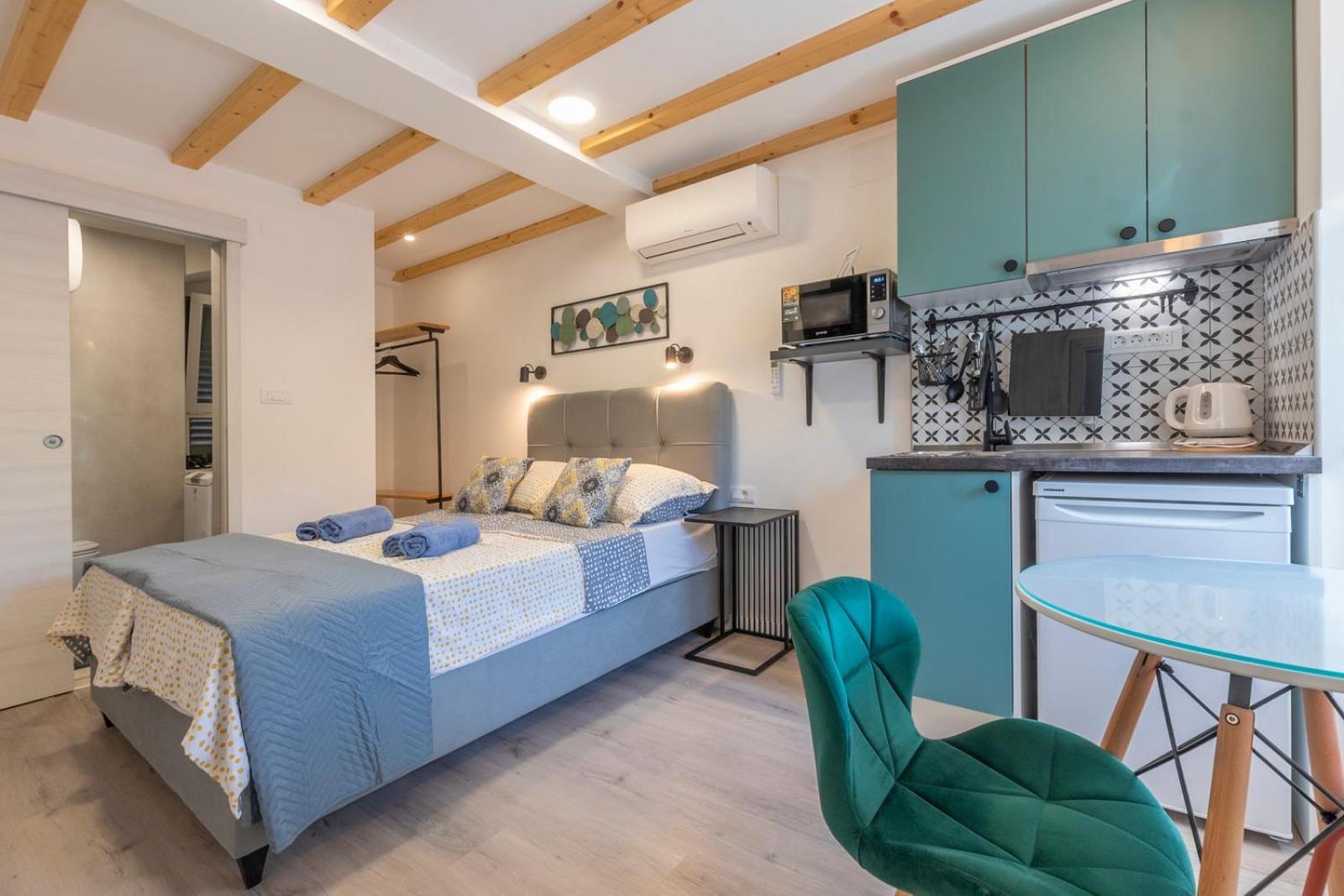 Guest house Old Town & Ela Place 3*