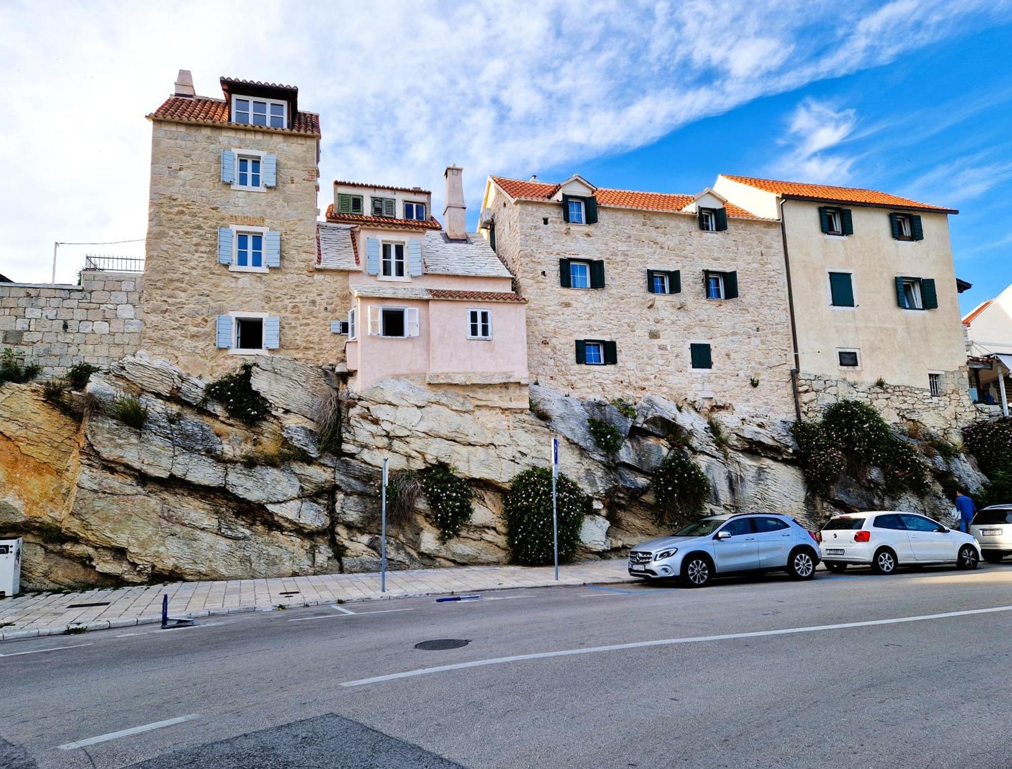 Old Town & Ela Place