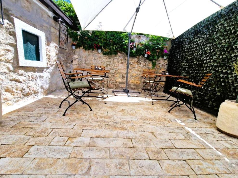 Penzion Old Town & Ela Place 3*